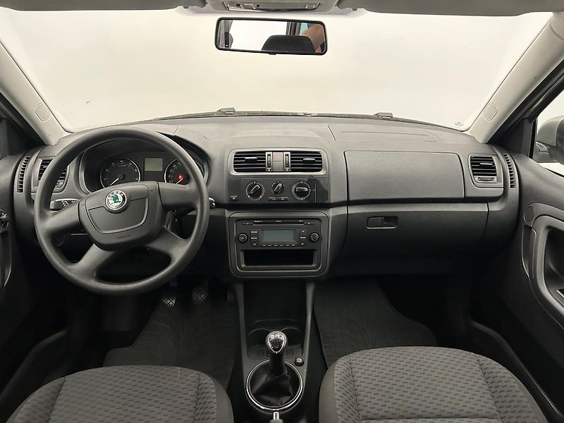 Škoda Fabia 1.2 TSI Ambiente - fotka 15 z 22