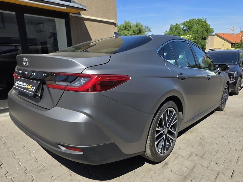 Toyota Camry 2.5-HEV-ZÁRUKA-1.MAJ-FOLIE - fotka 15 z 29