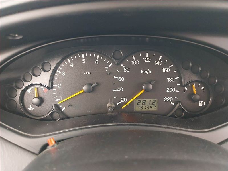Ford Focus (2001) 1.6 16V, po STK, Klima - fotka 11 z 20