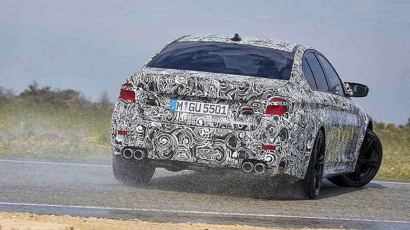 Prozatím maskované BMW M5.