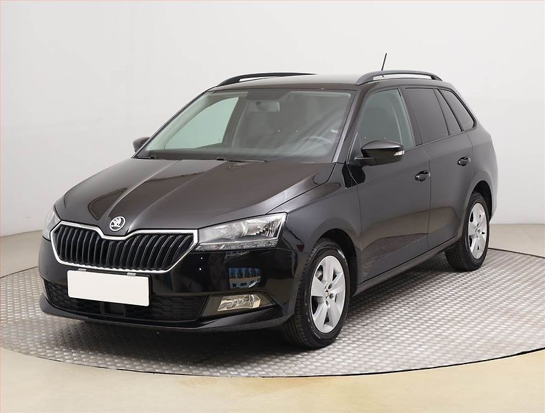 Škoda Fabia (2020) Ambition Plus 1.0 TSI - fotka 2 z 22
