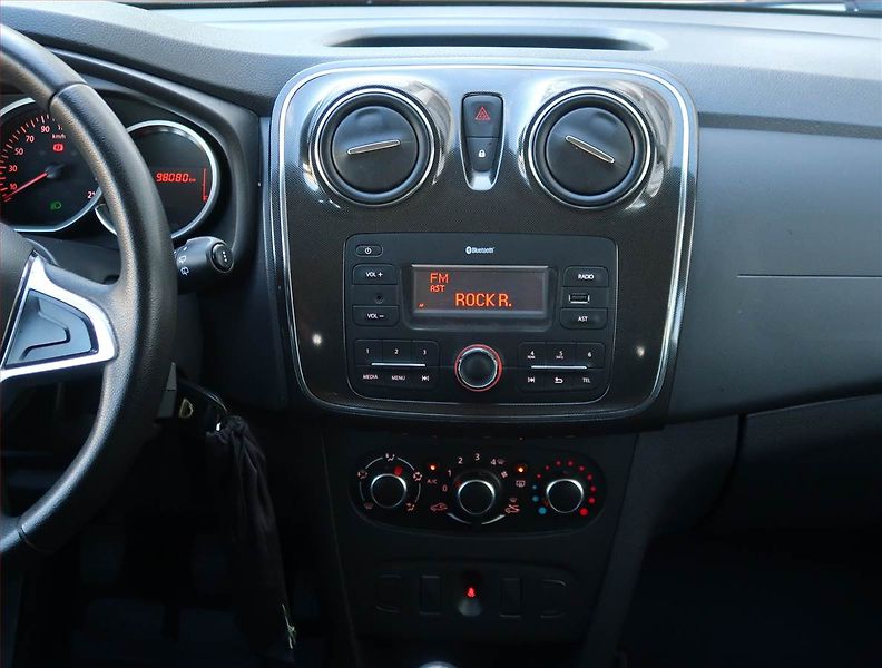 Dacia Sandero (2017) 1.2 16V - fotka 12 z 19