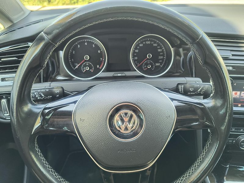 Volkswagen Golf (2014) 1.2 TSI 63KW 4-VÁLEC Z ŘEMENEM - fotka 36 z 66