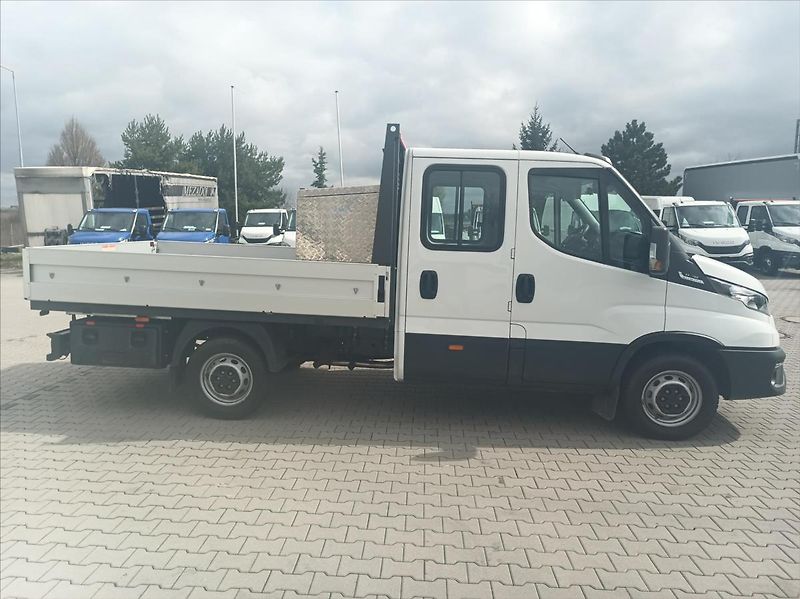Iveco Daily 2,3   35S16A8D 7 míst - fotka 3 z 22
