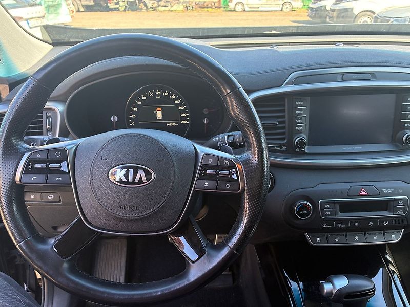 Kia Sorento GT LINE 2.2 CRDi 4x4 7 míst - fotka 14 z 24