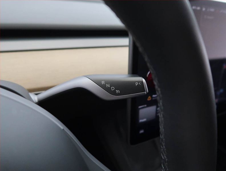 Tesla Model Y (2023) Long Range AWD 79kWh, SoH 91% - fotka 12 z 33