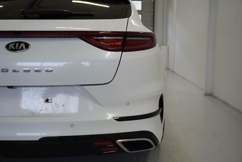 Kia ProCeed 1.6 T-GDI 150kW GT-LINE AUT - fotka 10 z 31