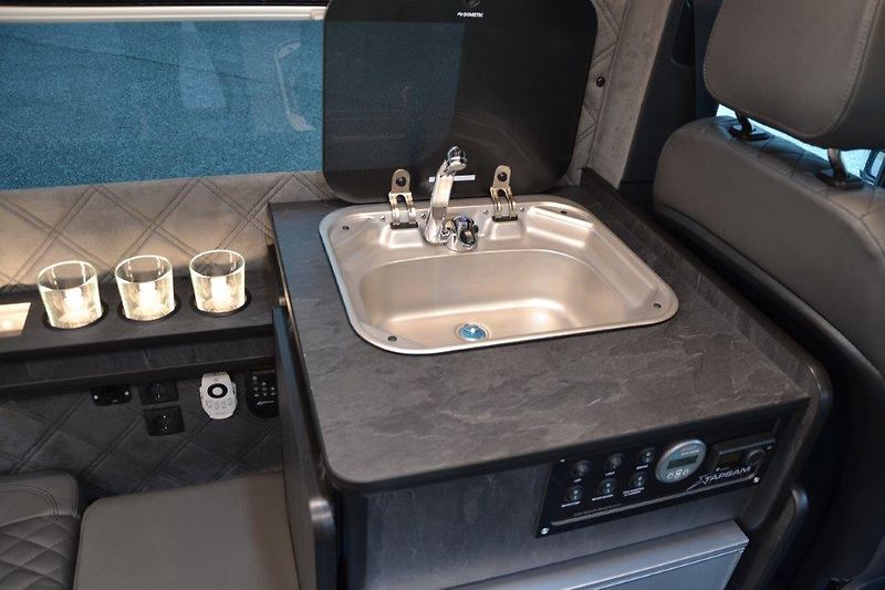 Mercedes-Benz  317 9G Camper - vestavba - fotka 40 z 58