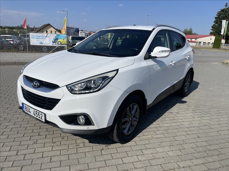 Hyundai ix35 2,0 CRDi 100kw 4x4 Tažné Kůže - fotka 1 z 41
