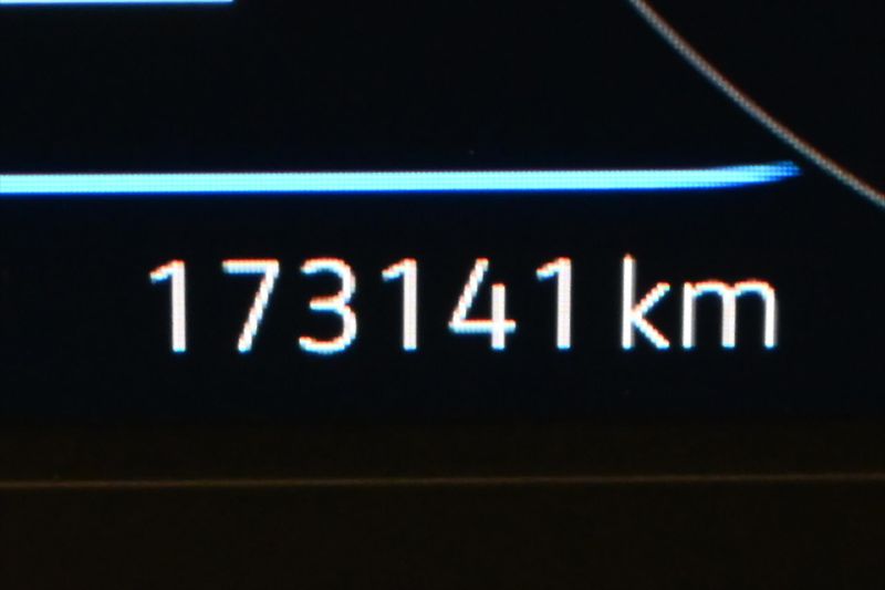 Volkswagen Passat 2,0 TDI 110KW DSG BUSINESS Zár - fotka 17 z 32