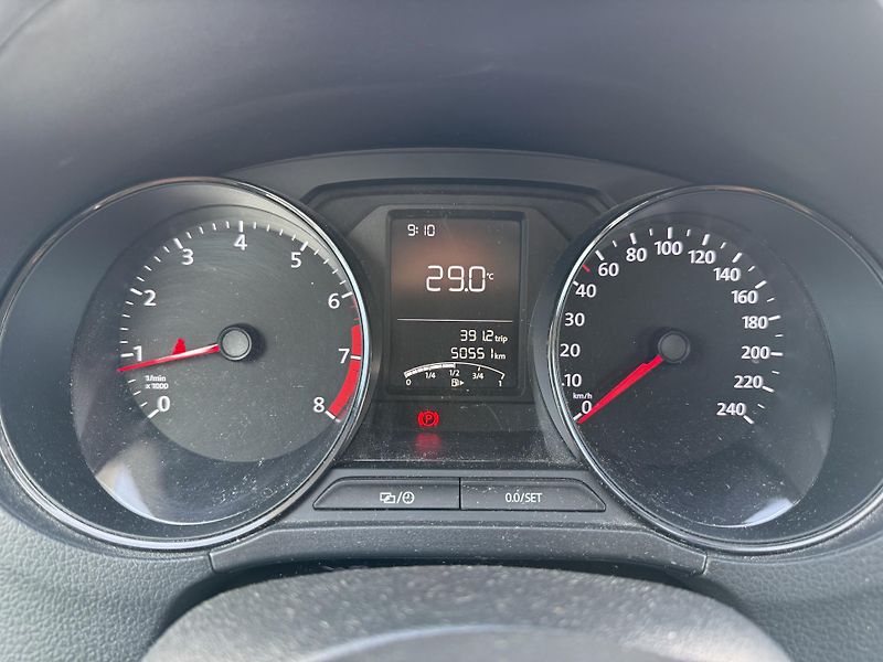 Volkswagen Polo (2016) 1.0 MPI ČR 50551km - fotka 18 z 21