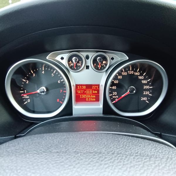 Ford Focus  Titanium,1.8/92kW, benzin - fotka 16 z 26