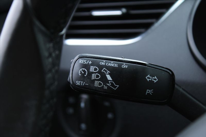 Škoda Octavia 2.0TDI 110kW DSG STYLE ČR - fotka 14 z 26