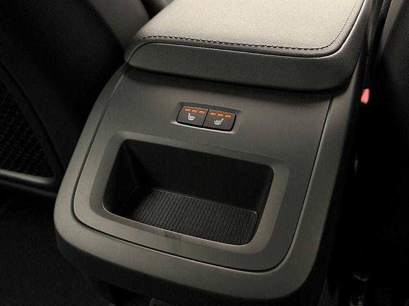 Volvo V60 (2026) B4 PLUS DARK AUT - fotka 44 z 44