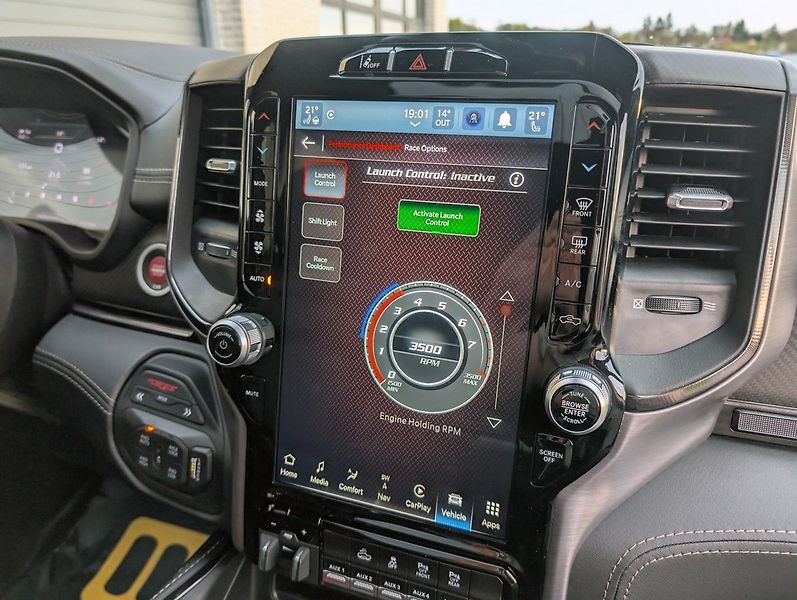 RAM 1500 TRX, Equipment Level 2, Harman - fotka 21 z 32