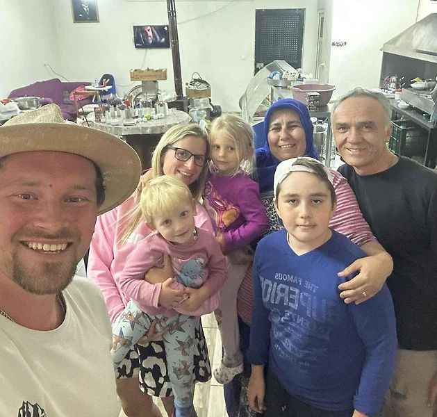 Hana Kyliánková a Patrik Novotný s dvěma dětmi deset týdnů cestovali po Balkáně a Turecku, kde jim ukázal svou krásu hned první západ slunce.