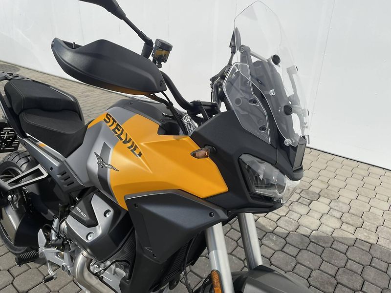 Moto Guzzi (2026) V100 Stelvio ARAS E5+ - fotka 4 z 11