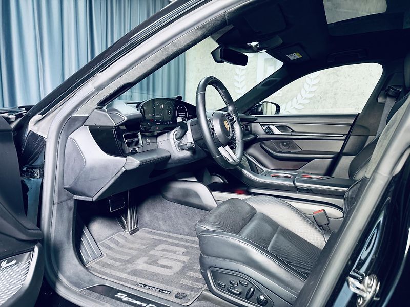 Porsche Taycan (2020) Turbo S*KERAMIKY*CARBON*BURME* - fotka 16 z 35