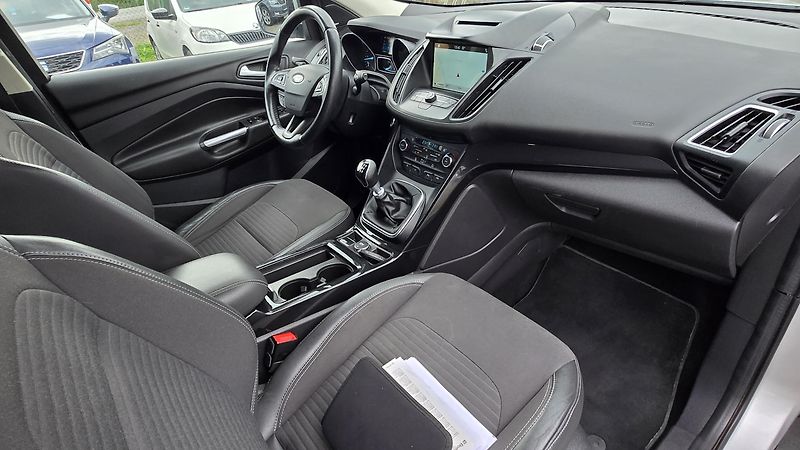 Ford Kuga 2.0TDCIi TITANIUM  110KW 1MAJ. - fotka 20 z 43