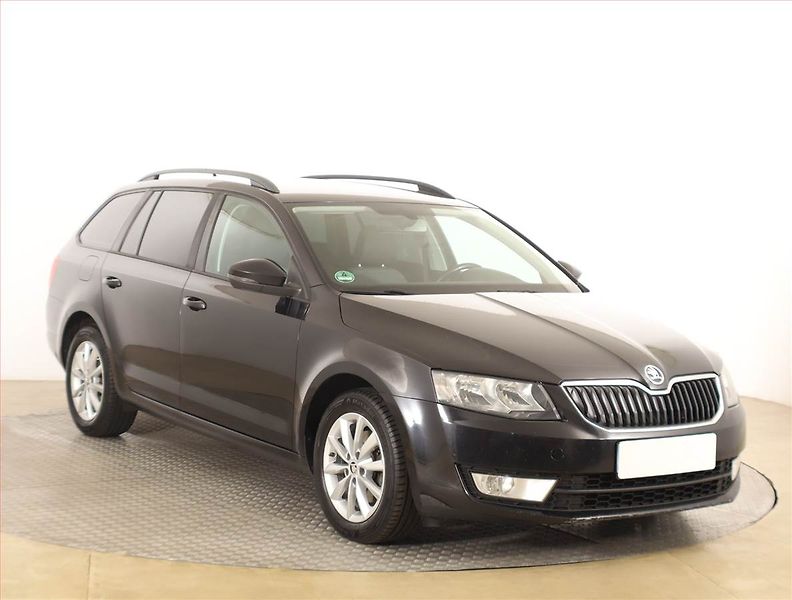 Škoda Octavia (2015) 2.0 TDI, Navi, Tempomat - fotografie inzerátu