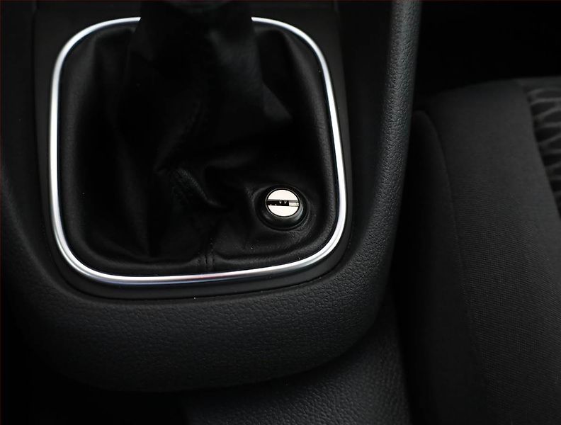 Volkswagen Golf (2010) 1.2 TSI, ČR,1.maj, Serv.kniha - fotka 12 z 18
