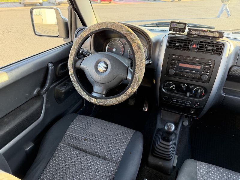 Suzuki Jimny 1,3i/63kW 4x4 - Klima,TZ,... - fotka 26 z 70