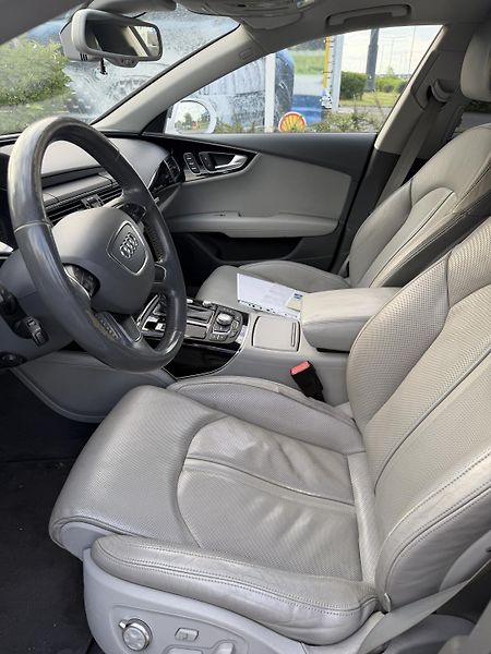 Audi A7 (2012) Max výbava, S-line,Nová STK - fotka 19 z 26