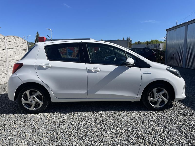 Toyota Yaris 1.5i 16v HYBRID 142TKM TOP 1A! - fotka 10 z 169