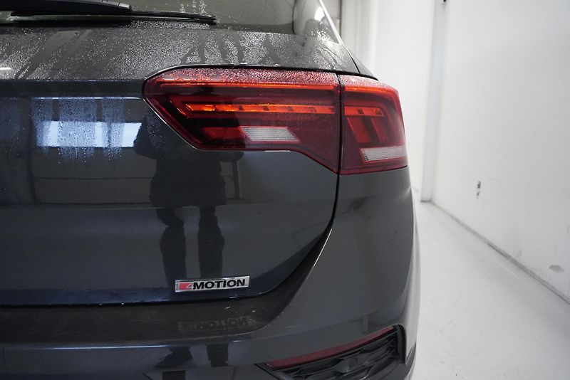 Volkswagen T-Roc 2.0 TDI  4MOTION DSG - fotka 5 z 27