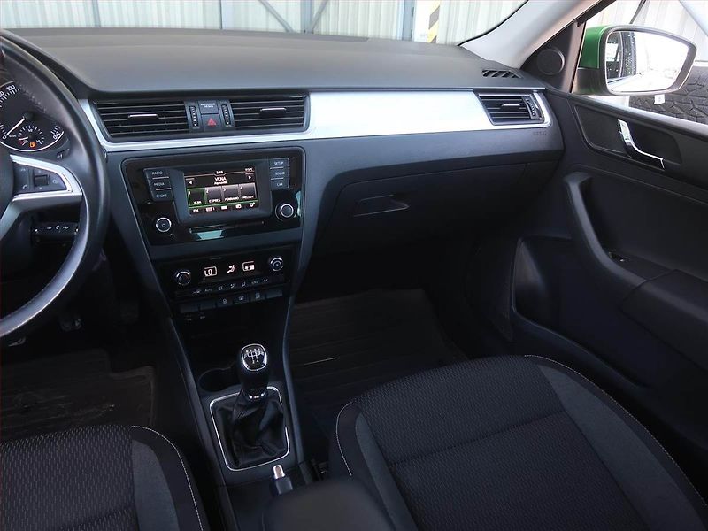 Škoda Rapid (2015) Spaceback 1.2 TSI, Serv.kniha - fotka 8 z 14