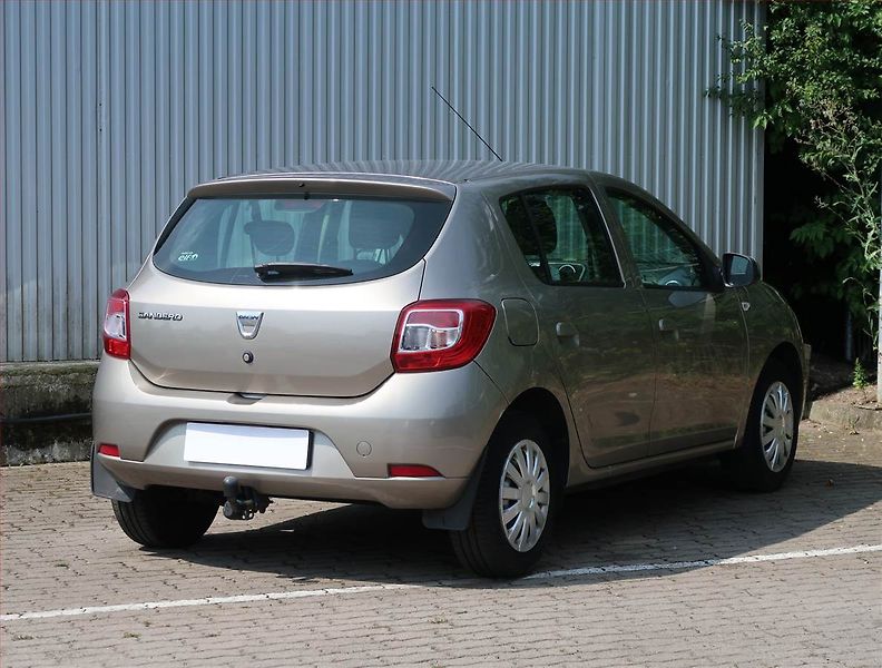 Dacia Sandero (2014) 1.2 16V, ČR,1.maj - fotka 5 z 15