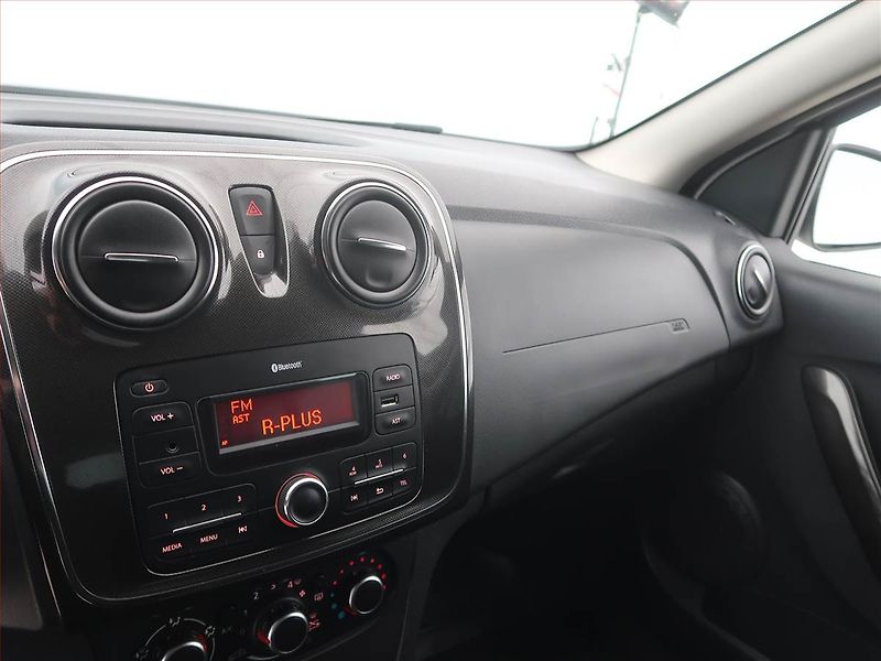 Dacia Sandero (2017) 0.9 TCe, ČR,1.maj, Serv.kniha - fotka 10 z 12
