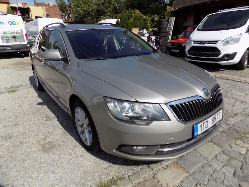 Škoda Superb 1,6 TDI 77 KW NAVI, TEMP - fotka 4 z 34