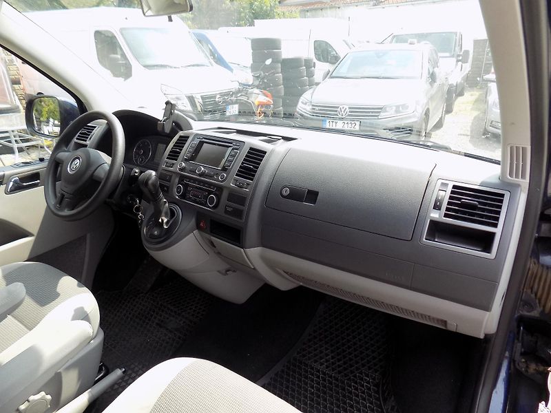 Volkswagen Caravelle 2,0 TDI 103 KW COMFORT NAVI - fotka 30 z 45