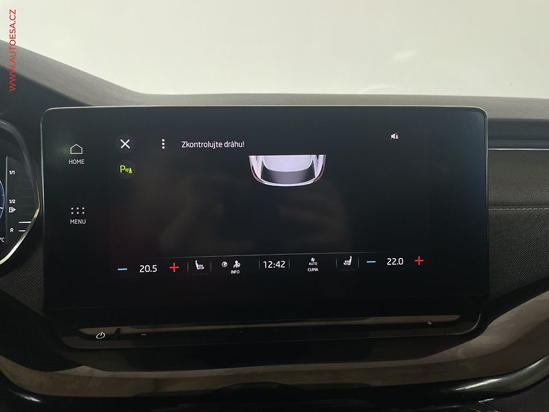 Škoda Octavia (2022) 1.5TSi, ČR, Style, LED, park - fotka 16 z 17