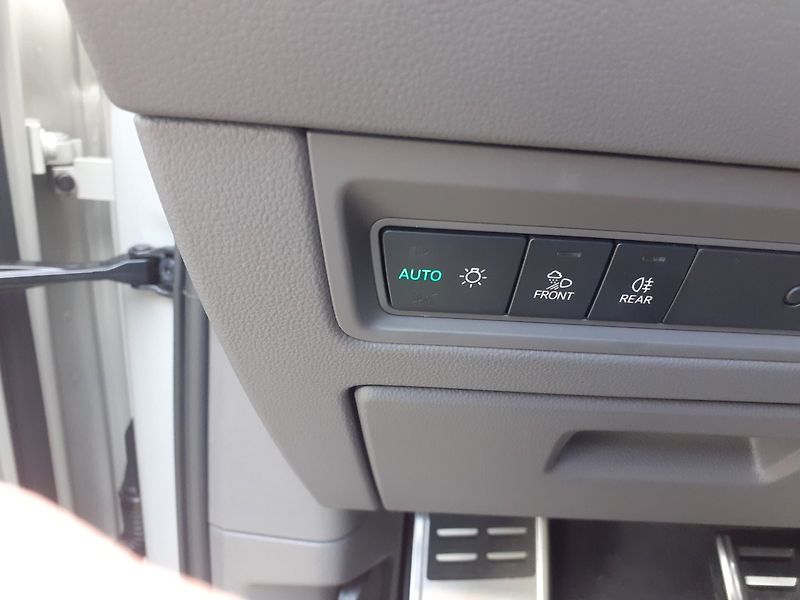 Volkswagen Touareg (2023) 3.0 V 6 TDi R-Line - fotka 14 z 50