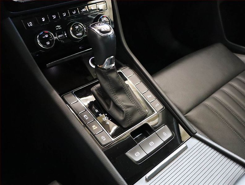 Škoda Superb (2018) 2.0 TDI, 4X4, Automat, Kůže - fotka 13 z 32