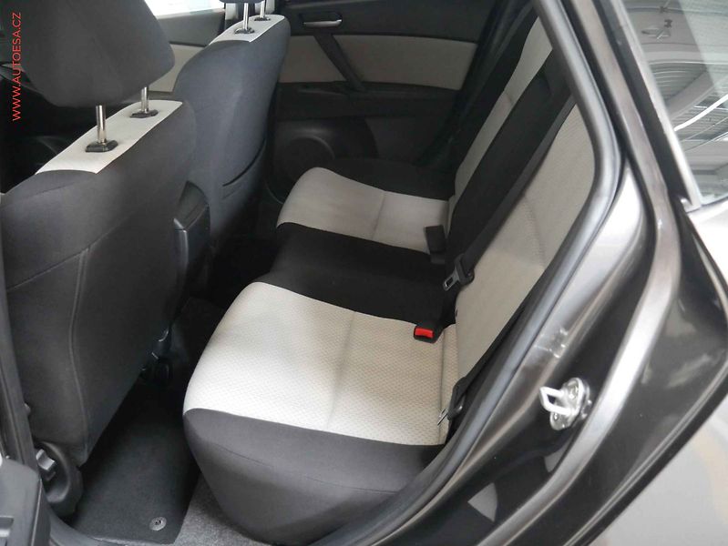 Mazda 3 (2012) 2.0 i, ČR, STK8/28 - fotka 10 z 19