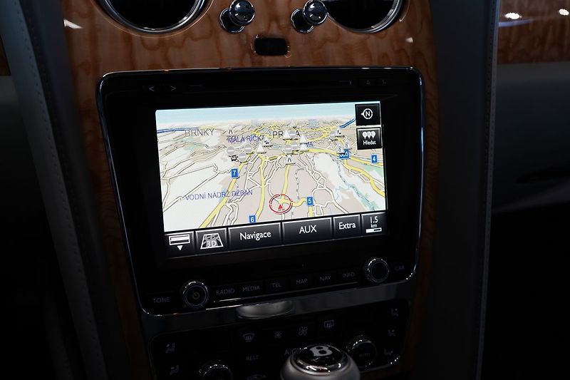 Bentley Continental GTC Mulliner, Masáže, Ventilace - fotka 33 z 52