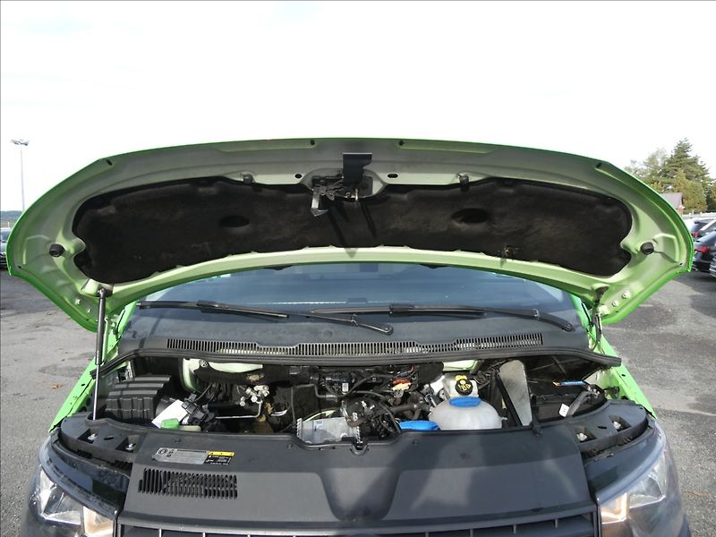 Volkswagen Transporter 2,0 TDi 75kW L2H2,9.míst,2xkol - fotka 35 z 48
