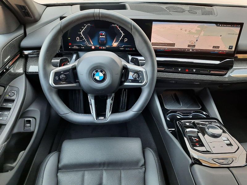 BMW Řada 5 (2025) 520d Sedan M Sport - fotka 12 z 16