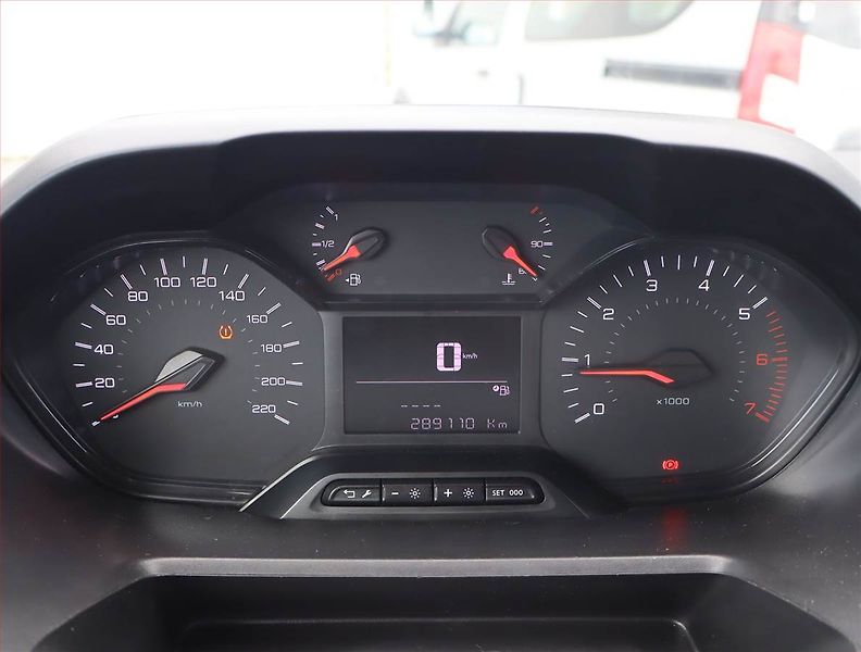 Peugeot Partner (2021) 1.5 BlueHDi, SR - fotka 8 z 11