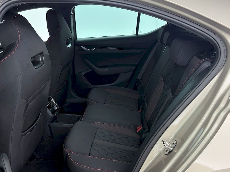 Škoda Octavia (2025) DSG 2.0TSI 195kW RS - fotka 8 z 33