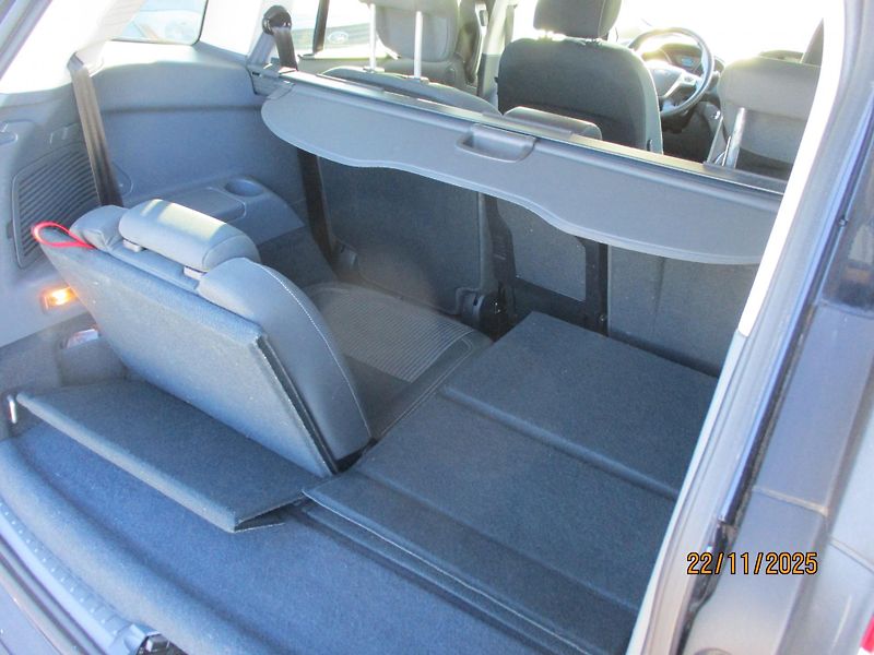 Ford Grand C-MAX (2015) 1,6 TDCI nové rozvody/doloženo - fotka 8 z 9