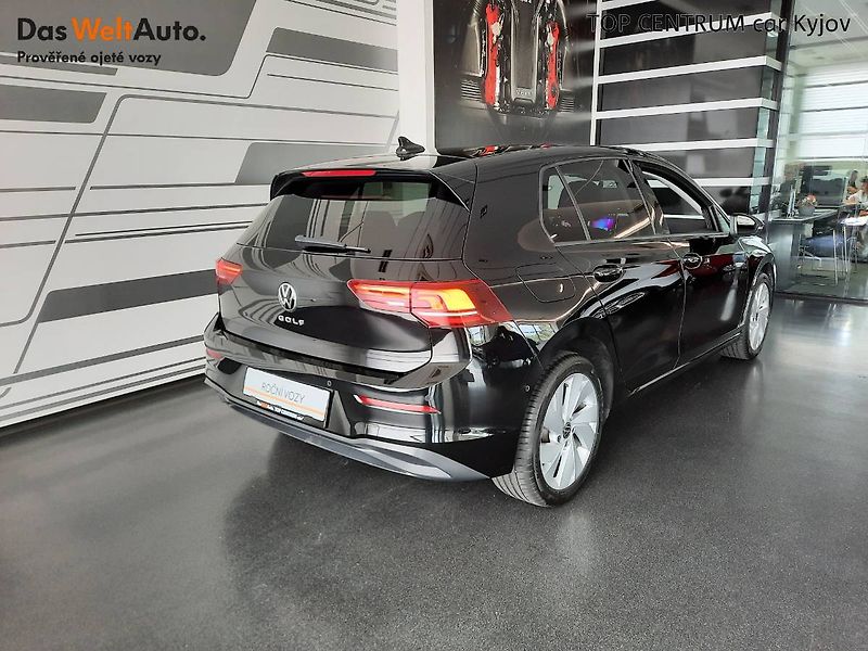 Volkswagen Golf (2025) People 1,5 TSI (85kW/116k) - fotka 2 z 25