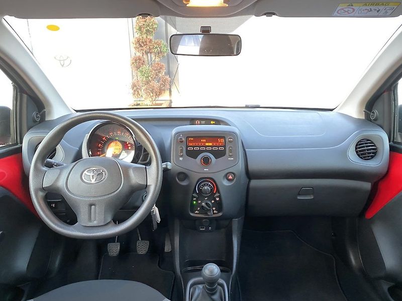 Toyota Aygo 1.0i, ČR, Comfort, 14tis. km - fotka 9 z 12