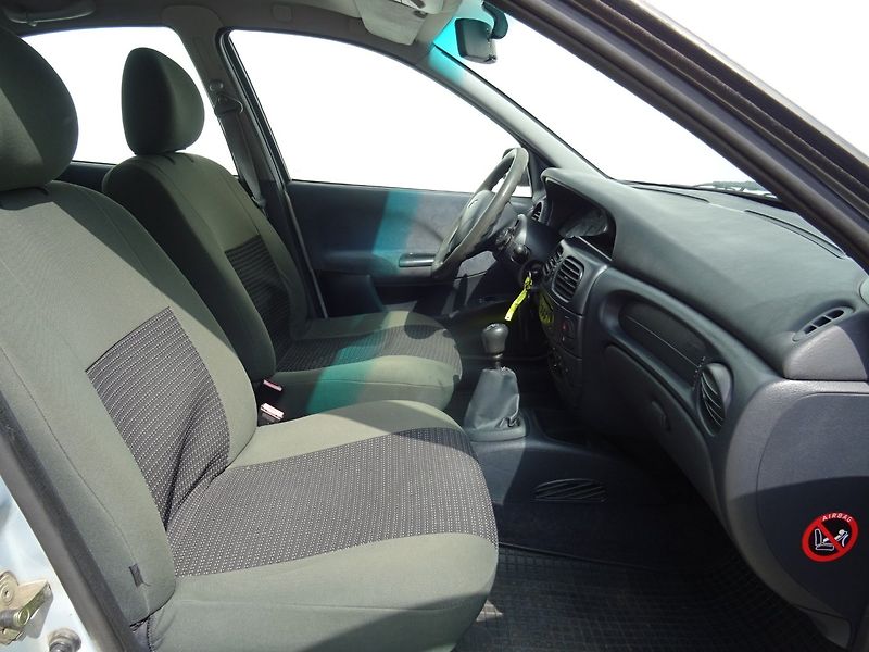 Renault Mégane (2002) 1.6i 16V,79kW,el.okna - fotka 10 z 18