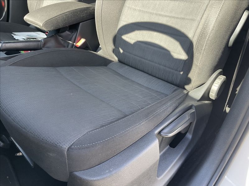 Škoda Octavia 2,0 TDi 135kw DSG 4x4 Klimatr. - fotka 19 z 34
