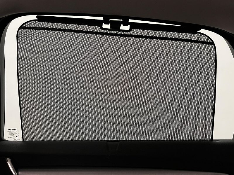 Volvo S90 D4 MOMENTUM 1. maj. - fotka 40 z 43