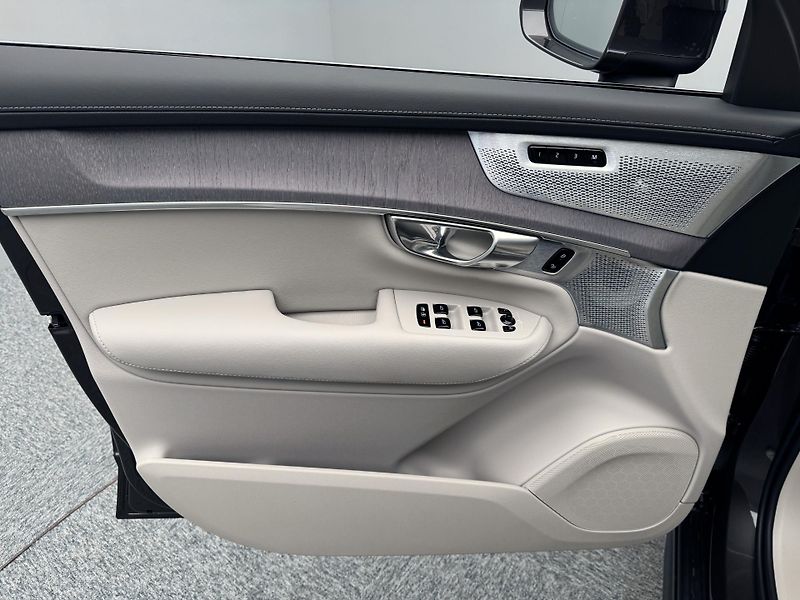 Volvo XC90 (2026) B5 AWD AUT BRIGHT ULTRA 7 míst - fotka 7 z 28